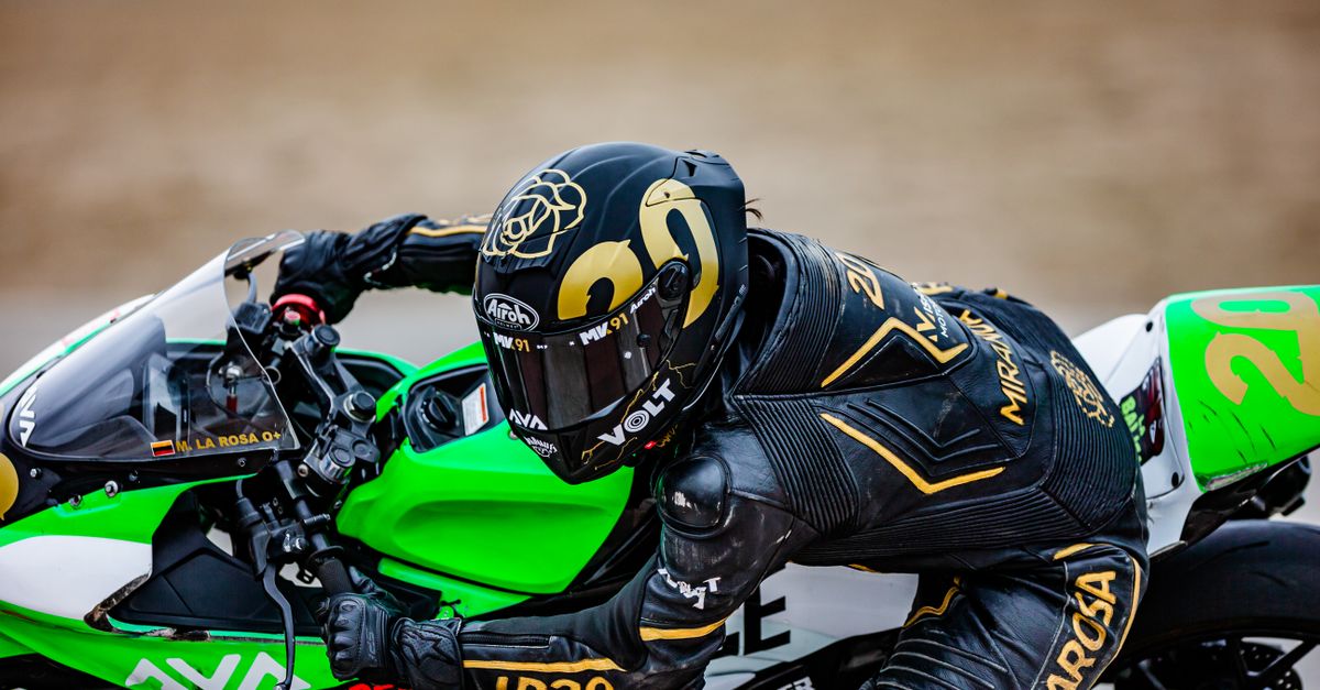 Rider Racing on Motorcycle · Free Stock Photo