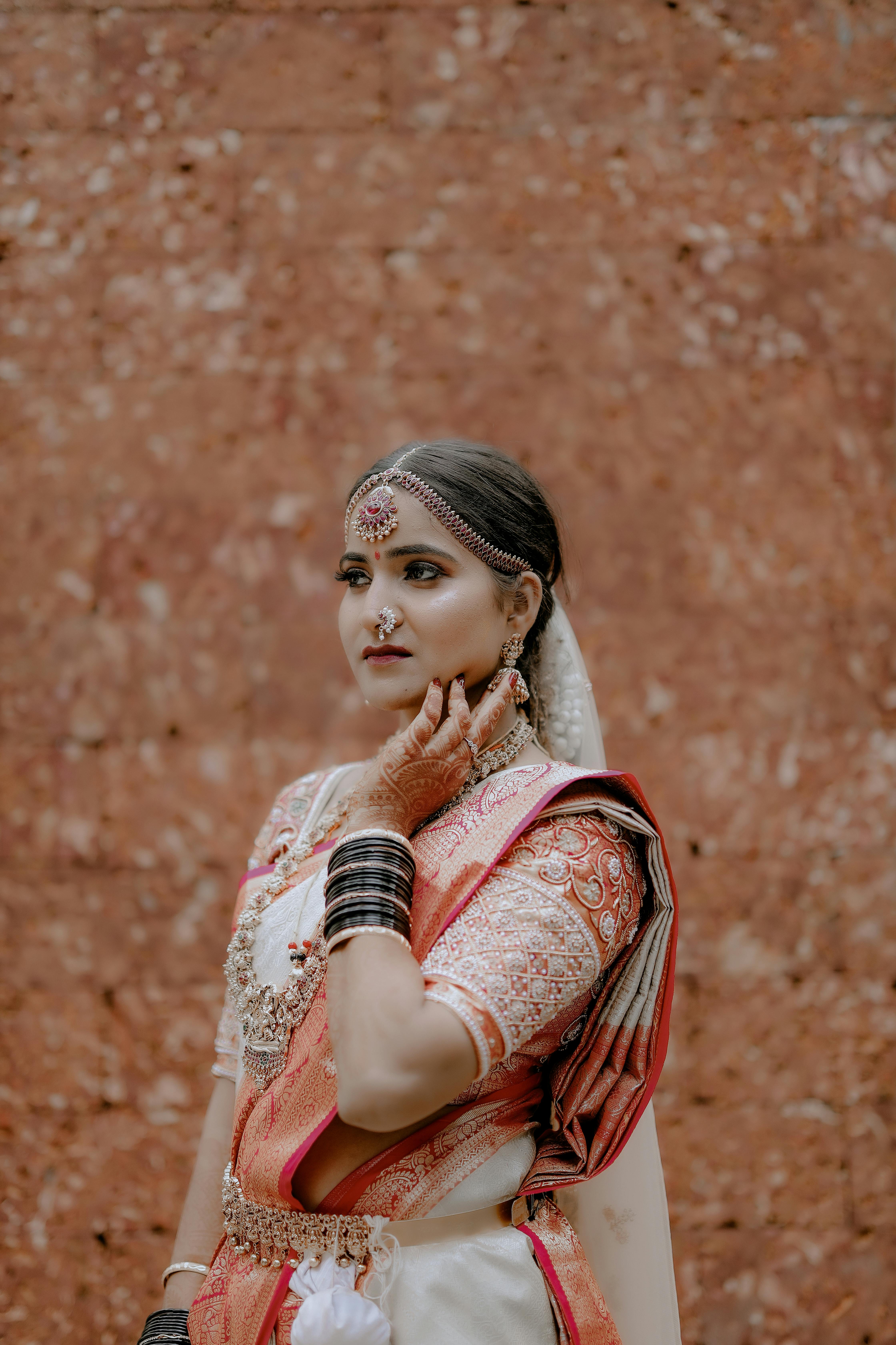 Beautiful Indian Young Hindu Bride Stock Photo - Download Image Now -  Culture of India, Indian Ethnicity, South - iStock