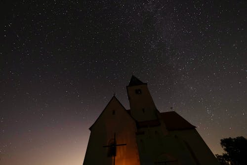 Gratis lagerfoto af astronomi, kirke, mælkevejen