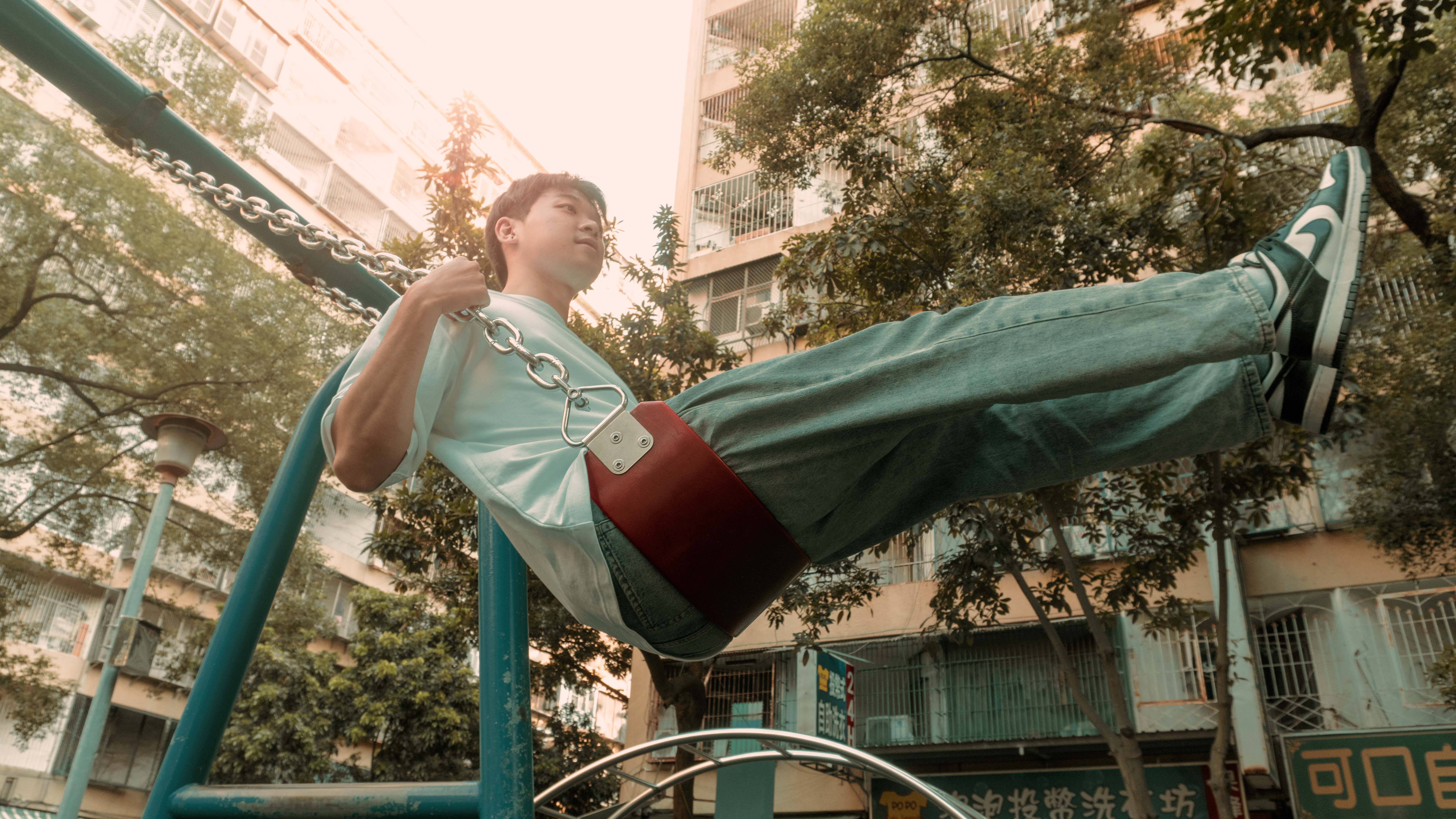 Cara Swing Trading yang Aman: Strategi dan Tips untuk Pemula