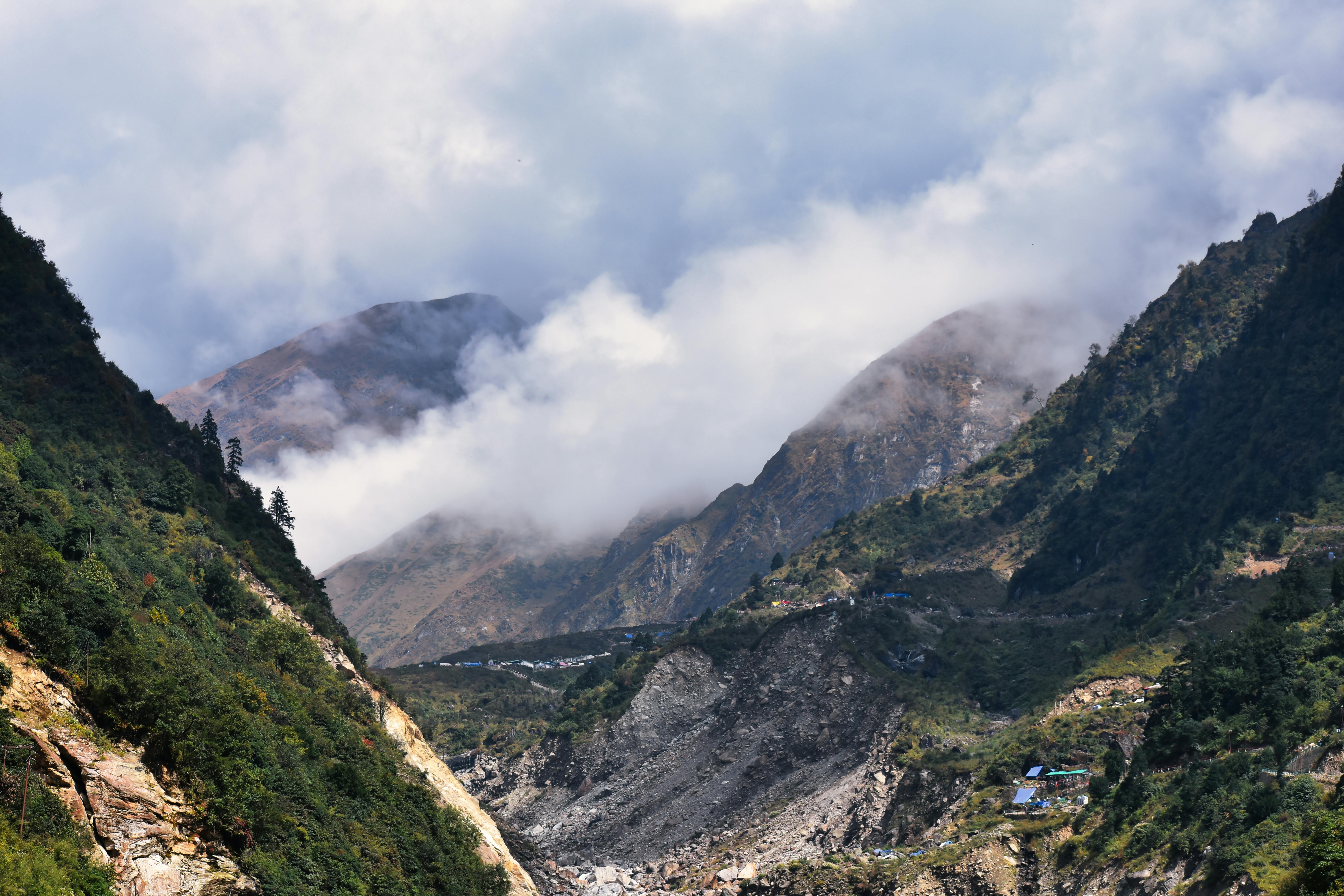 Exploring the Majestic Peaks and Serene Valleys of West Bengal's Mountains