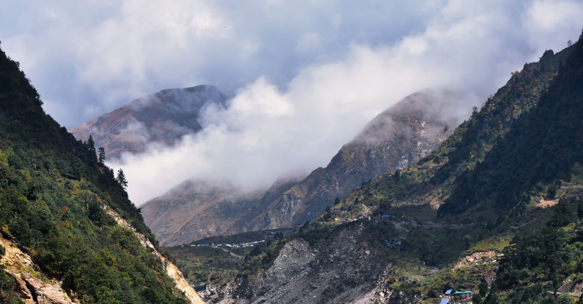 Exploring the Majestic Peaks and Serene Valleys of West Bengal's Mountains
