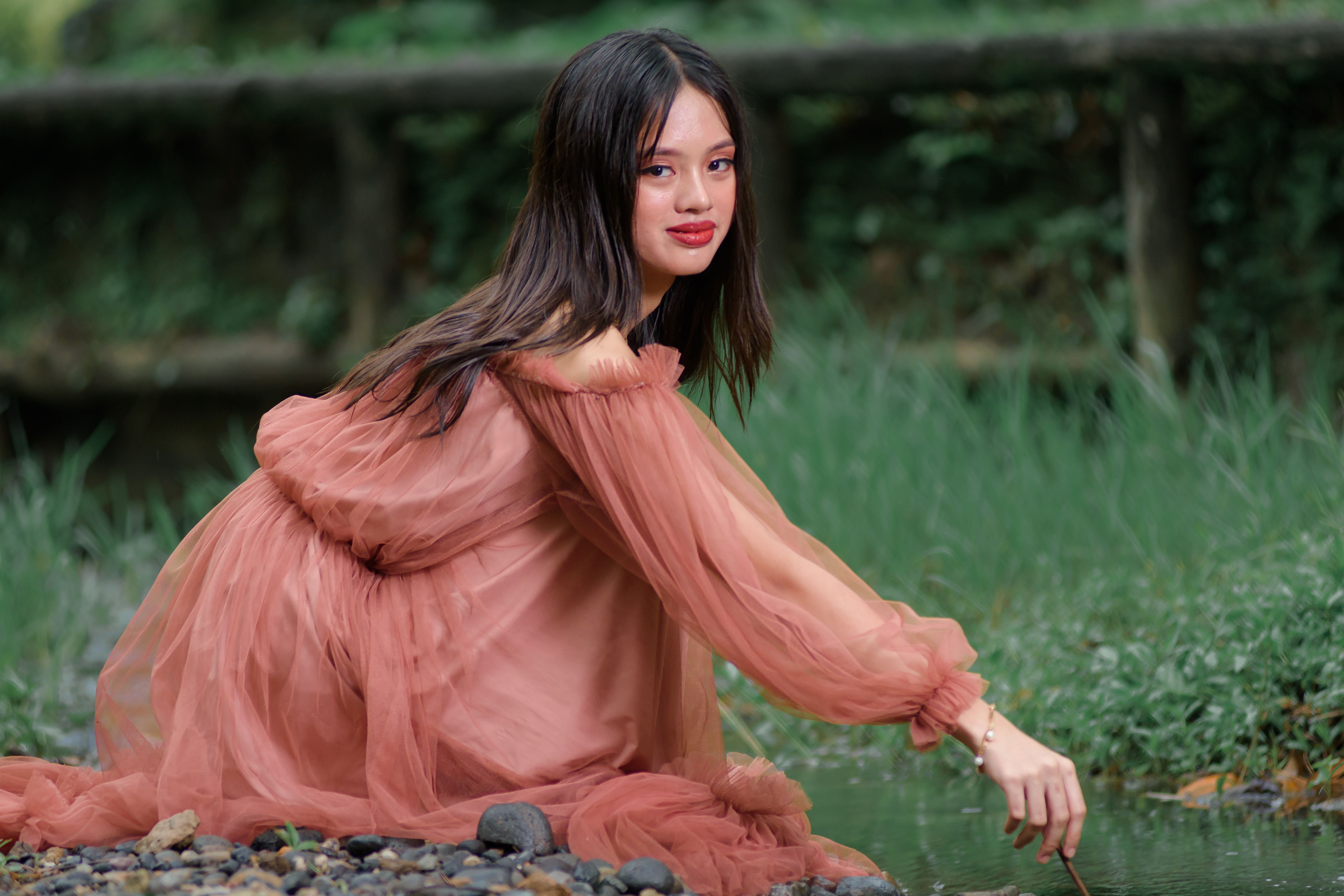 Rachel Cruz Shares Side Hustle Ideas for Stay-At-Home Moms, but Honesty, They're Great for Retirees Too — Photo by Myco Libot