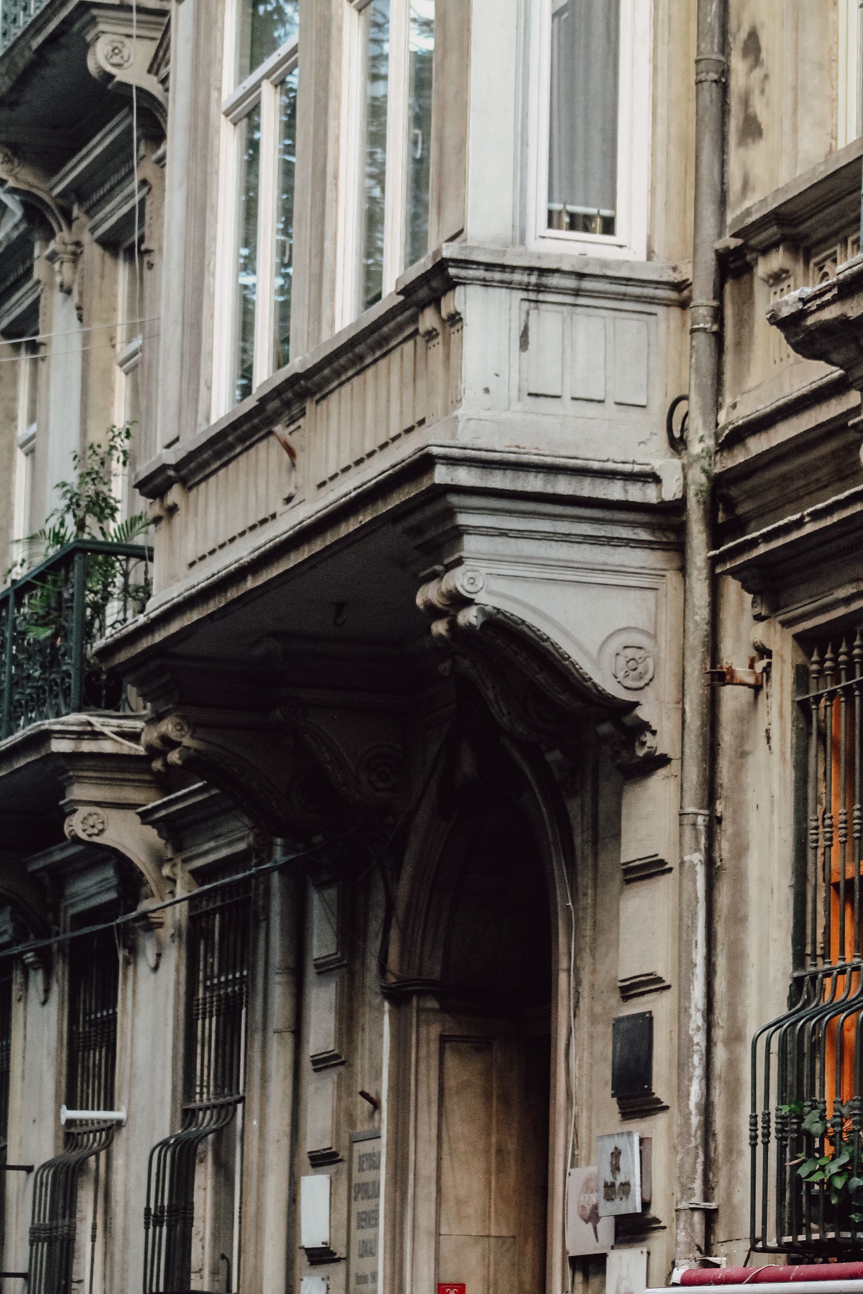 Facade of a Historic Residential Building · Free Stock Photo