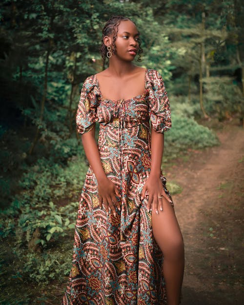 Základová fotografie zdarma na téma černoška, les, model