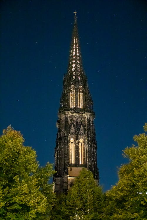 St. Nikolai Kirche in der Nacht