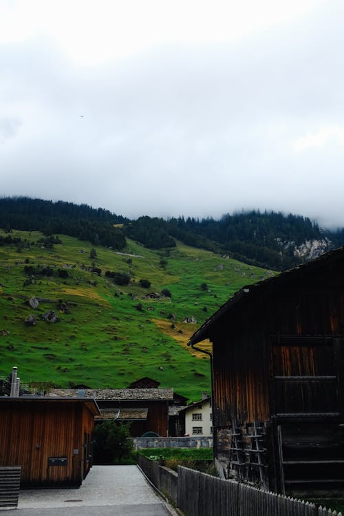 Immagine gratuita di cabine, capanne, case