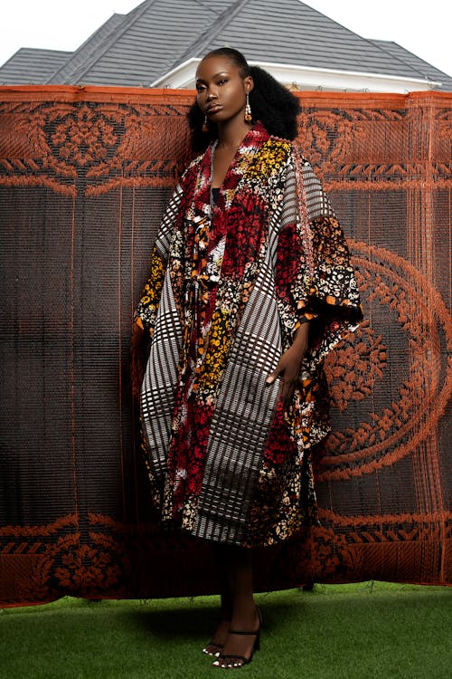 Kostnadsfri bild av afrikansk kvinna, färgrik, filt