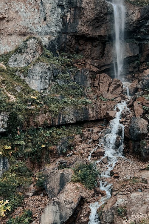 Gratis arkivbilde med fjell, foss, kaskade