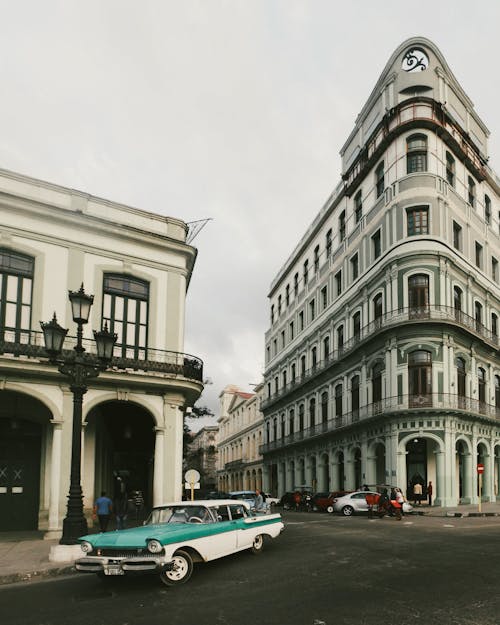 Foto d'estoc gratuïta de carrer, carrers de la ciutat, cases adossades