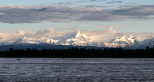 Kostnadsfri bild av alaska, bergen, flod