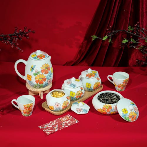 Ornate Tea Pottery Set