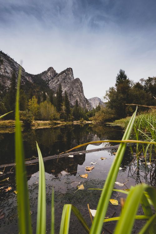 Free Beautiful view of Yosemite Valley with mountain reflections in the river. Stock Photo