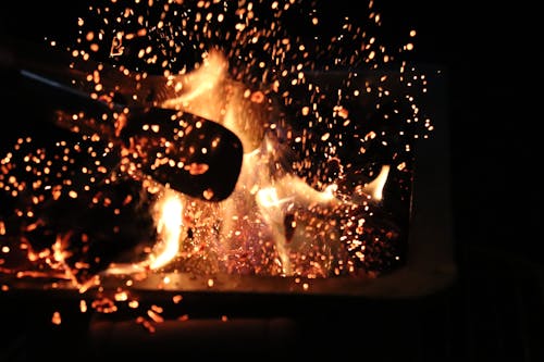 Безкоштовне стокове фото на тему «вогонь, горіння, ігристий»