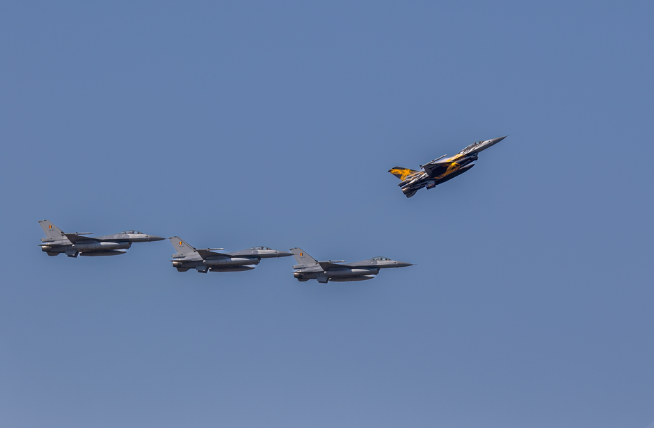 O nouă escadrilă de avioane F-16 Fighting Falcon în România.