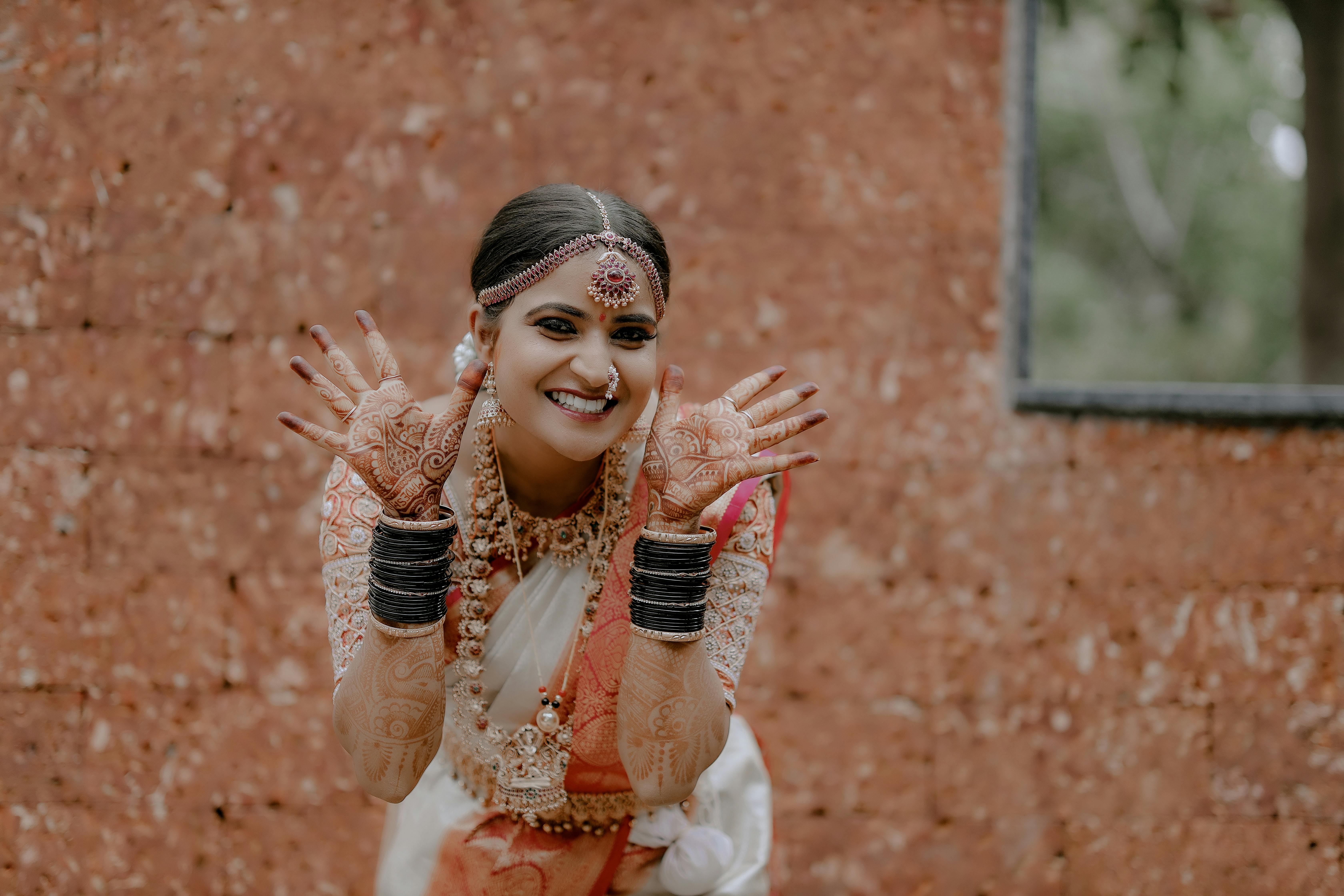 Pin by syamanoj on kerala bride | Indian wedding photography couples, Bride  photography poses, Indian wedding photography