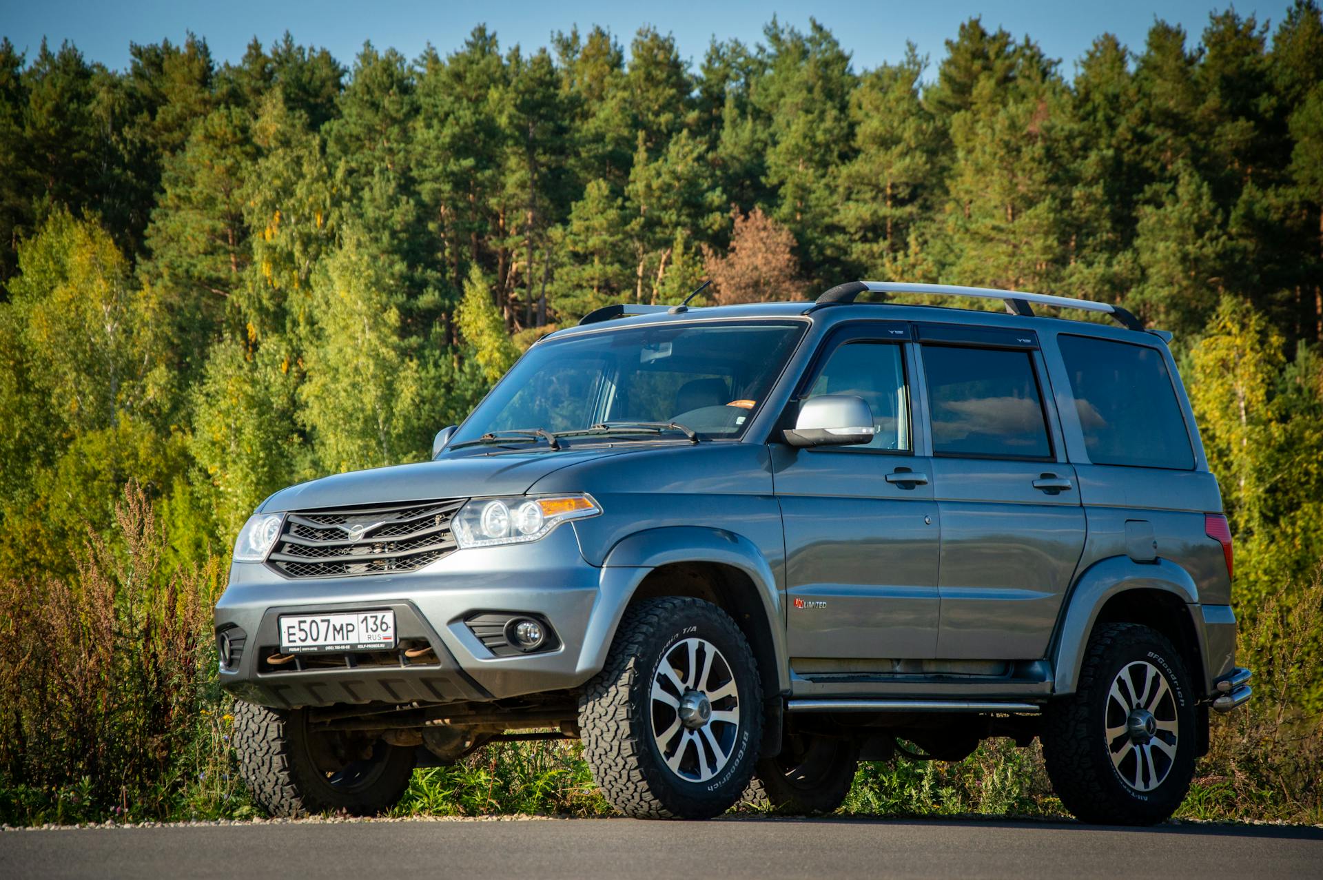 UAZ Patriot Car