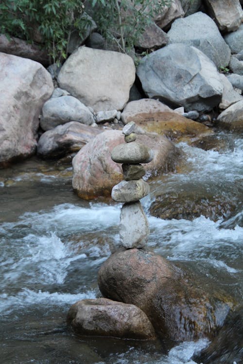 Photos gratuites de cailloux, eau qui coule, empilé