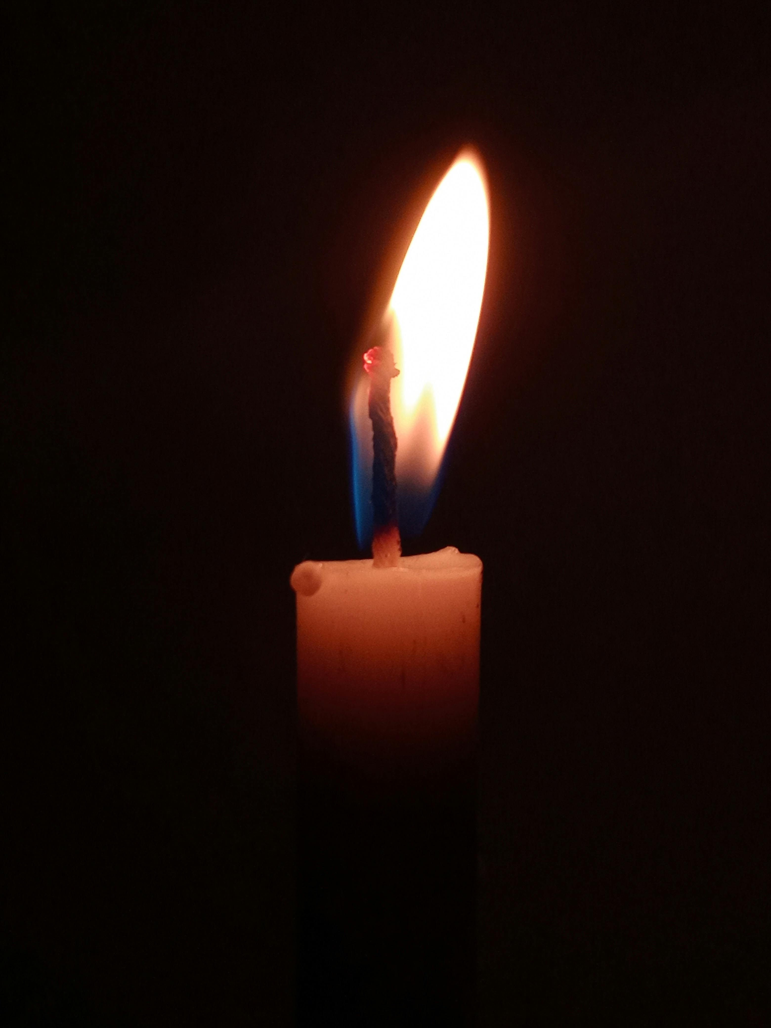 Candles Illuminating Bathtub · Free Stock Photo