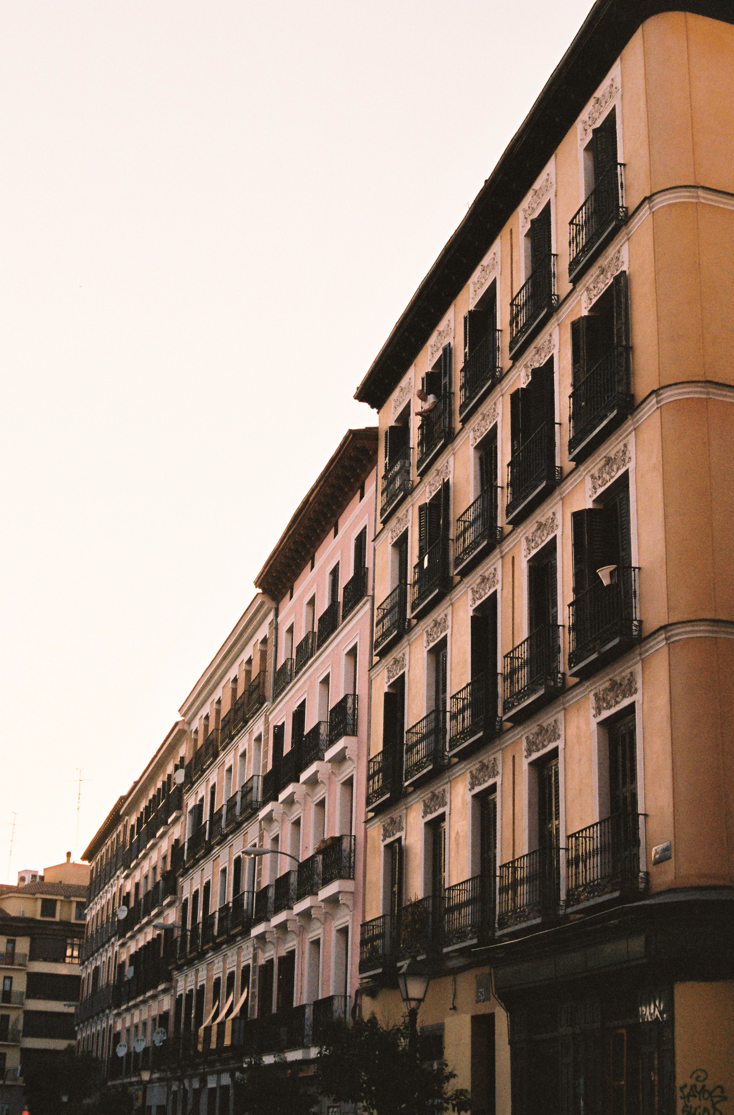 A Building in a City · Free Stock Photo