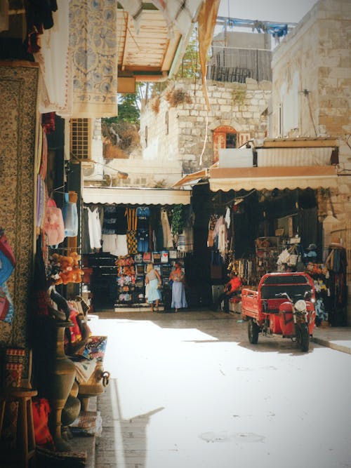 Foto d'estoc gratuïta de auto rickshaw, bazar, carrer