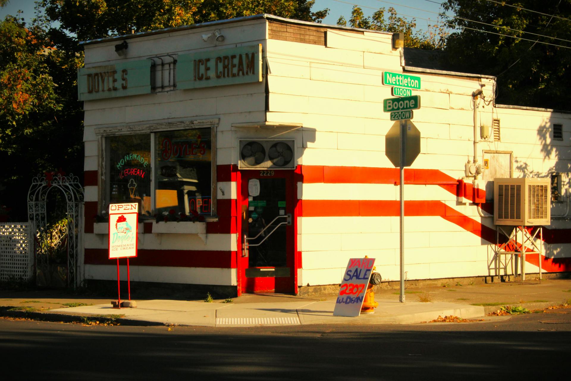 A quaint vintage ice cream shop at the corner of Nettleton and Boone streets.