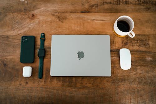 Foto profissional grátis de balcão, café, computador portátil