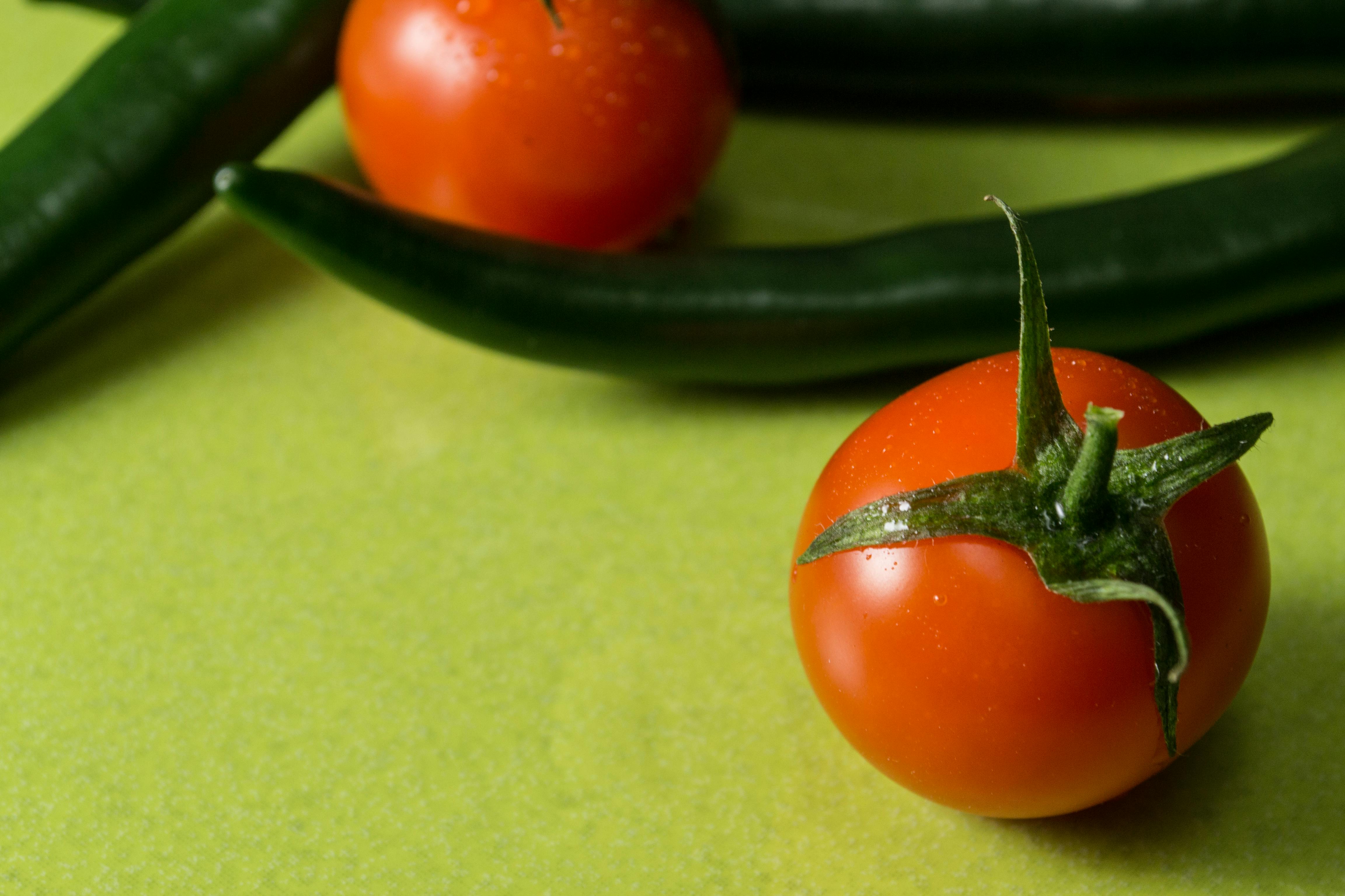 Free stock photo of cherry tomato, green pepper