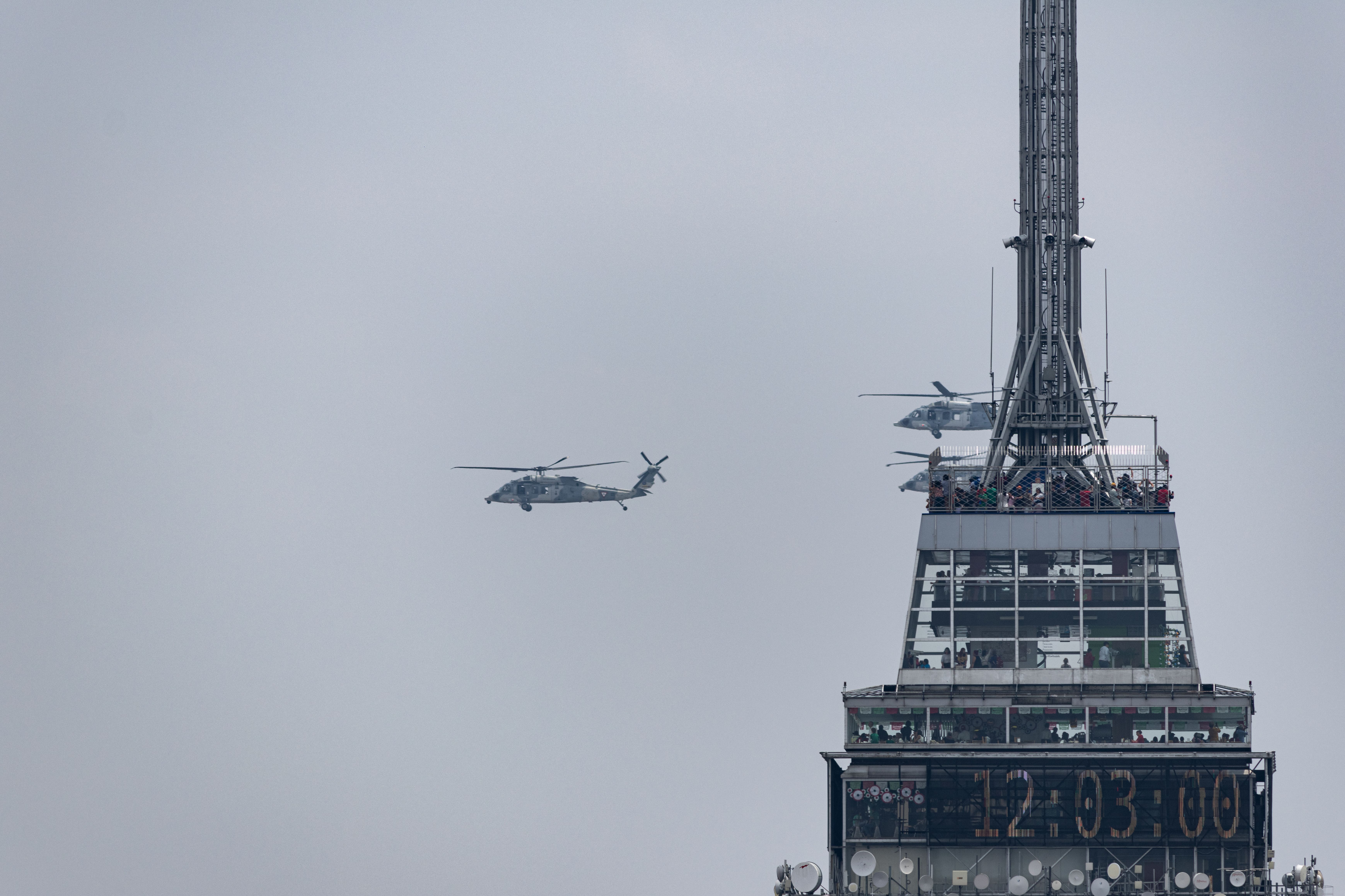 Avioane F16 și elicoptere Black Hawk în acțiune. Intrare gratuită pentru toți!