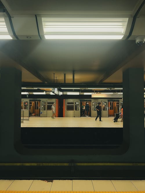 Kostenloses Stock Foto zu metro, öffentliche verkehrsmittel, plattform