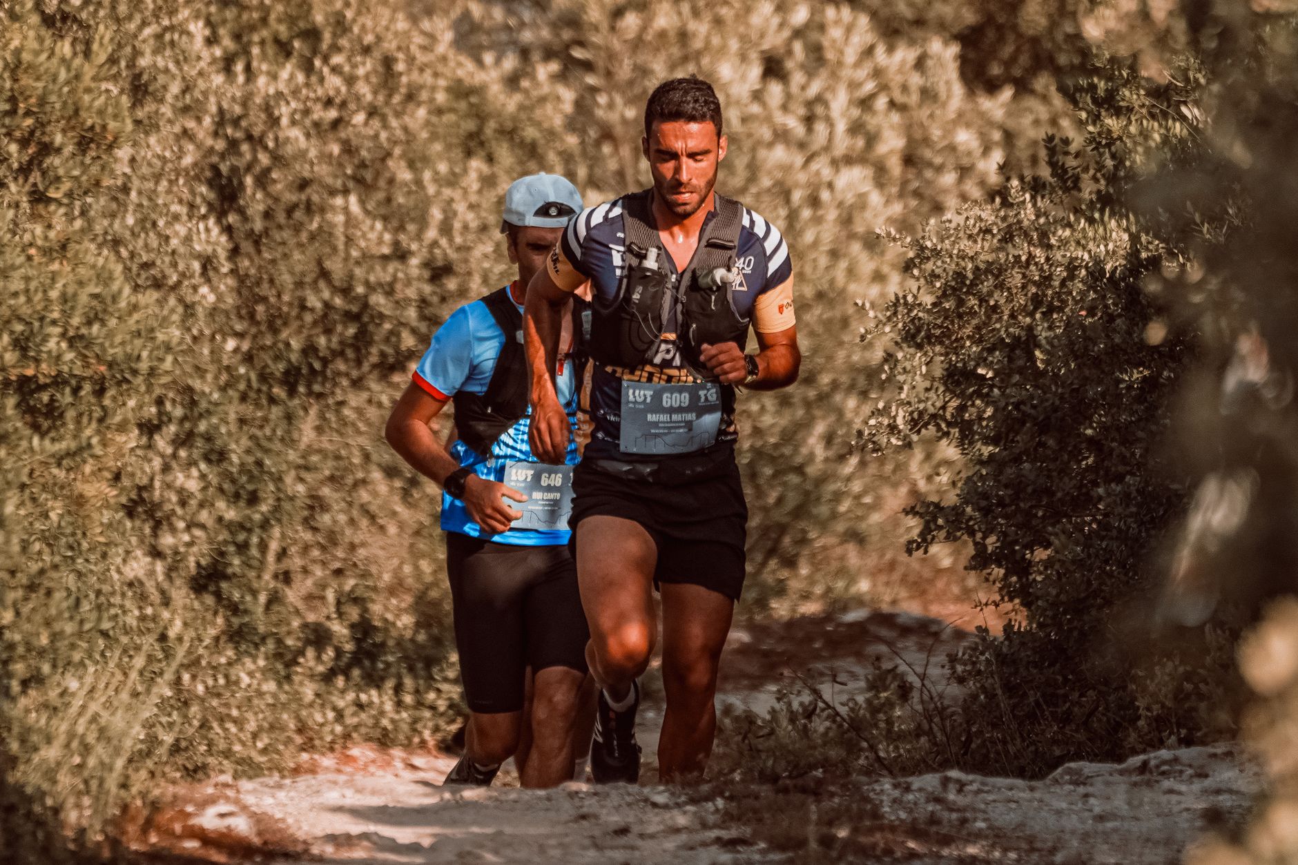 ultramarathon runner desert trail