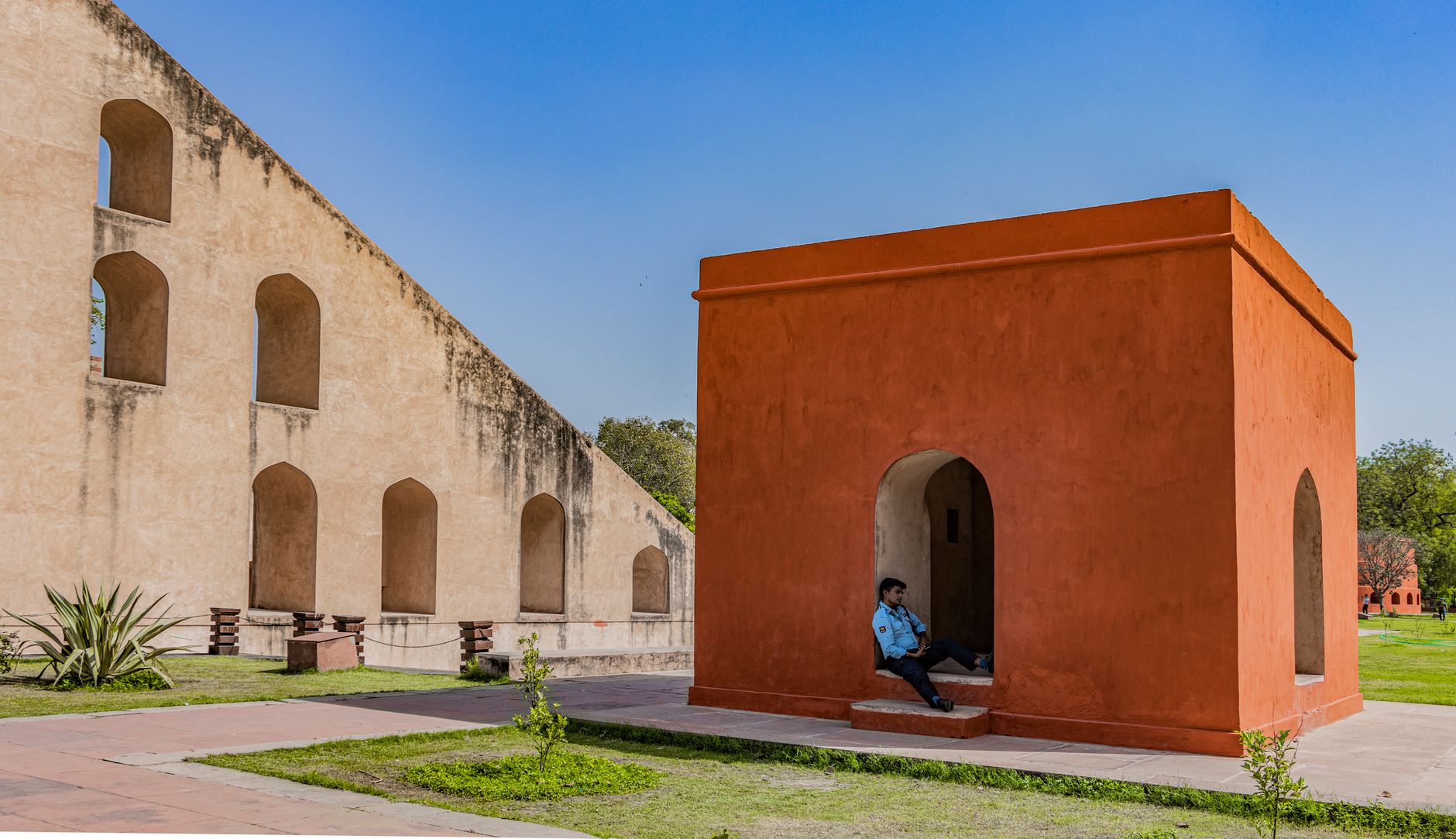 जंतर मंतर पर तेजस्वी यादव गायब, विपक्षी अनशन में अनुपस्थिति