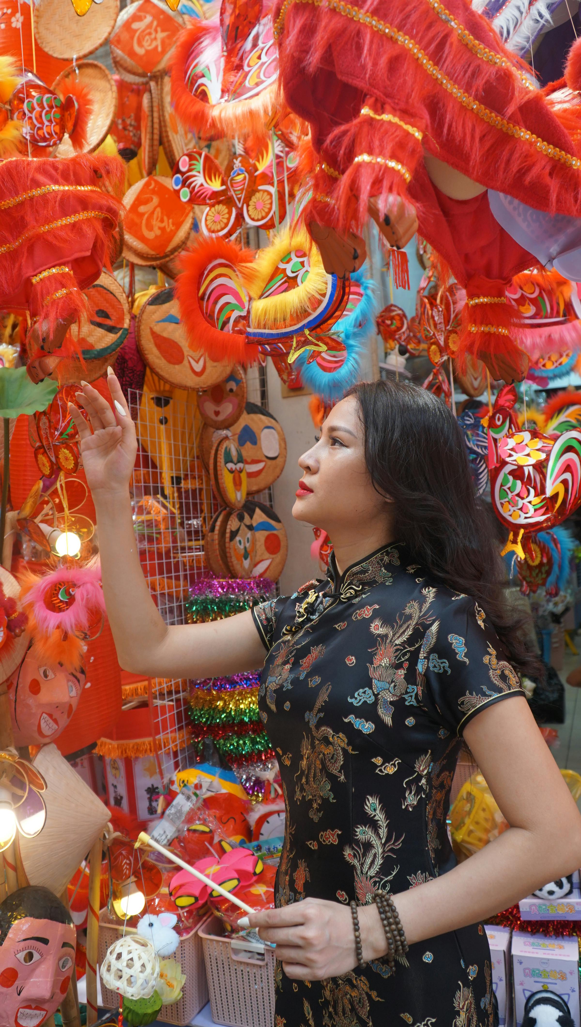 customer buying traditional decorations