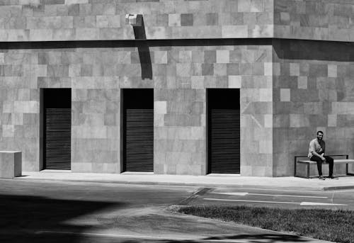 Základová fotografie zdarma na téma černobílý, fasáda budovy, kontrast