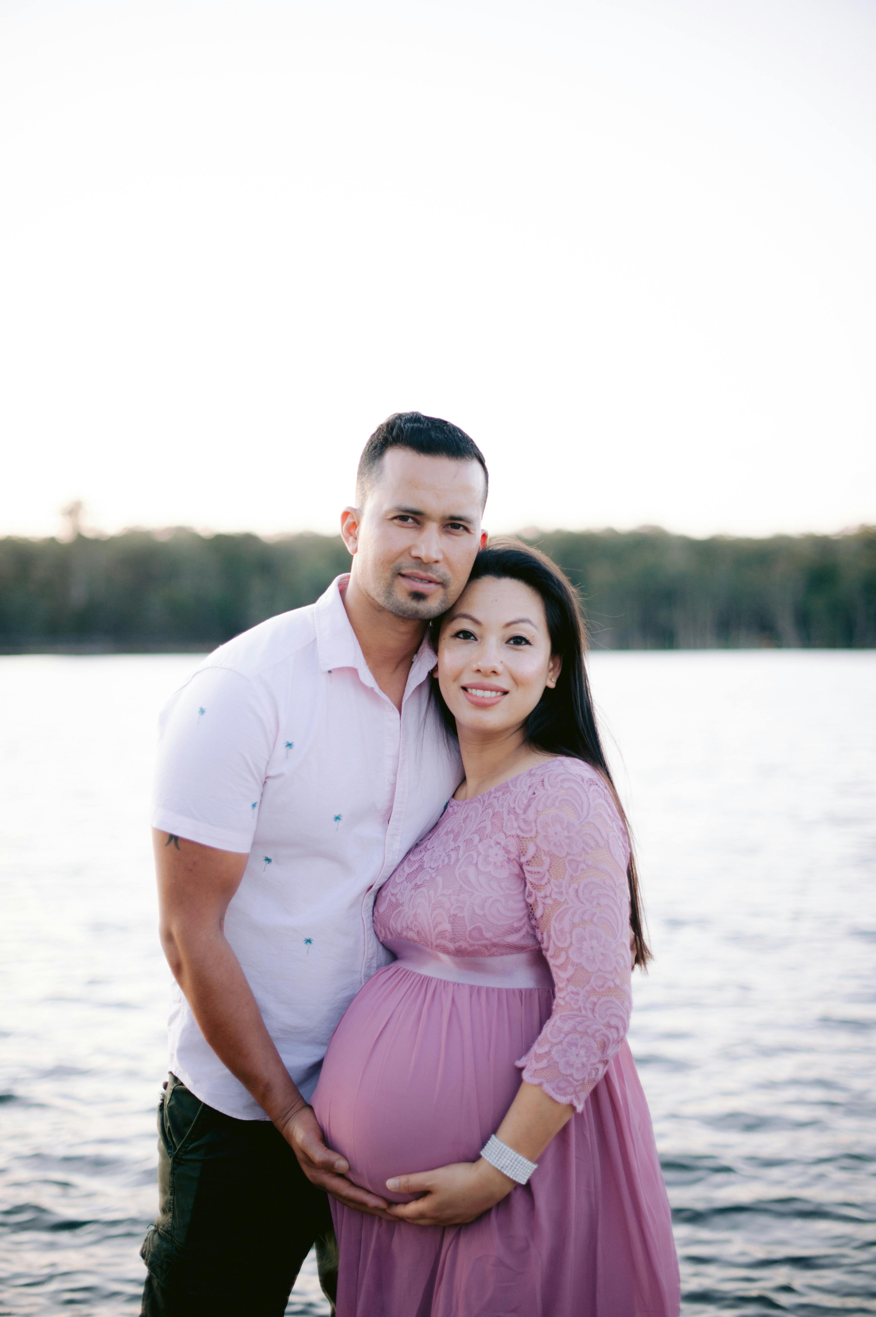 Outdoor Maternity Photoshoot for pregnant couple