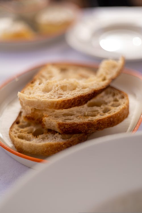 Ücretsiz dikey atış, dilim, ekmek içeren Ücretsiz stok fotoğraf Stok Fotoğraflar