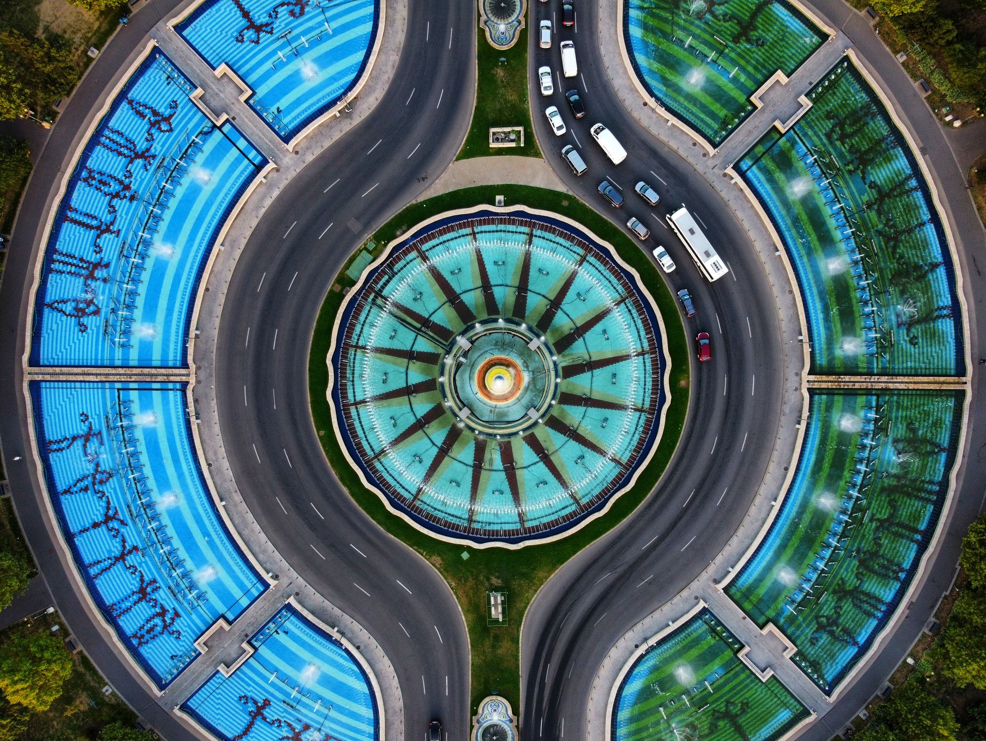 Green and Blue Roundabout · Free Stock Photo
