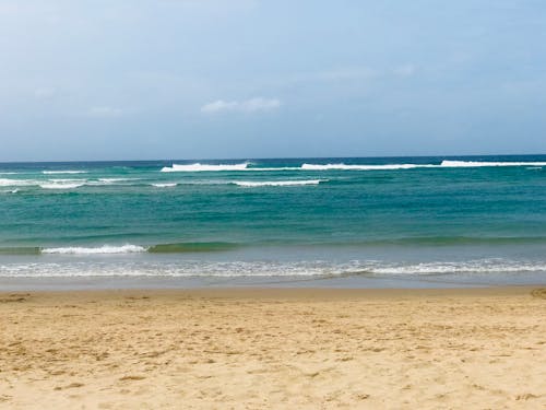 Бесплатное стоковое фото с берег, волны, море