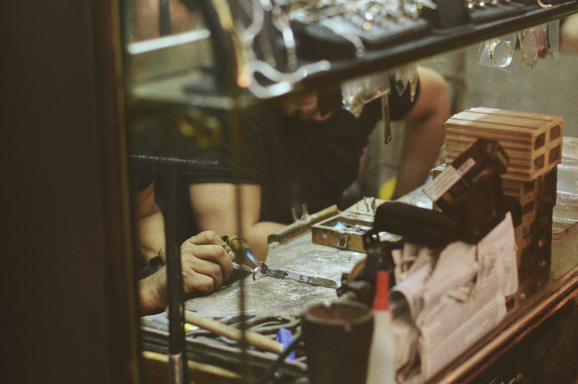 artisan sunglasses workshop