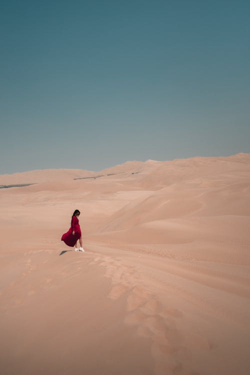 ฟรี คลังภาพถ่ายฟรี ของ ชุดสีแดง, ทราย, ทะเลทราย คลังภาพถ่าย