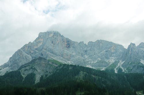 Kostenloses Stock Foto zu außerorts, bäume, berge