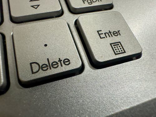 Decide whether to delete or enter into something