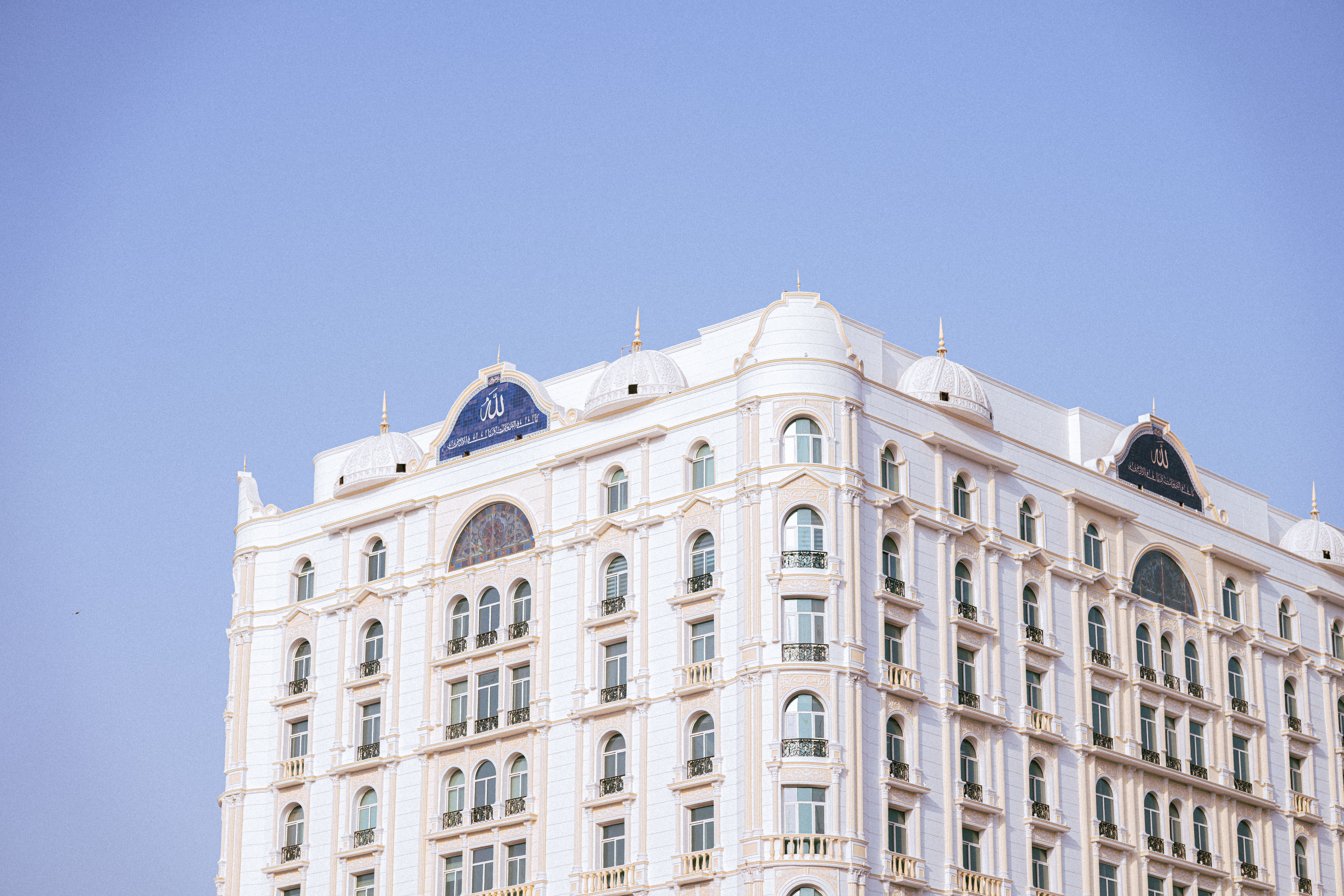 hotel booking, travel deals, vacation rentals, staycations, lodging options, Accommodation & booking — Photo by aboodi vesaka