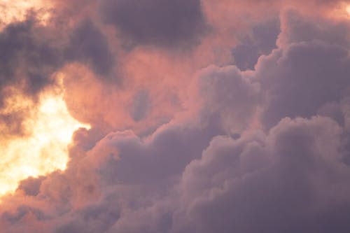 Бесплатное стоковое фото с над облаками, пухлые облака, розовые облака