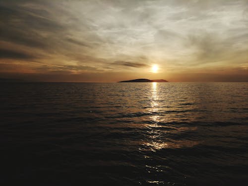 ada, akşam karanlığı, deniz içeren Ücretsiz stok fotoğraf