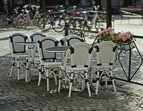 Photos gratuites de café de trottoir, chaises, citadin