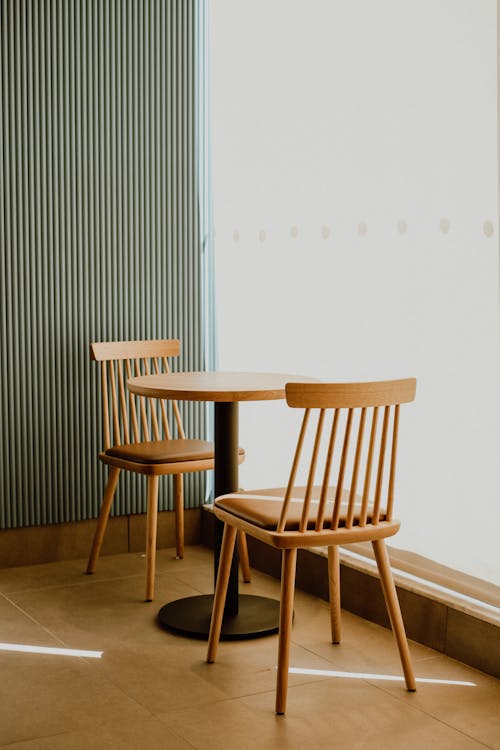 Foto d'estoc gratuïta de cadires, de fusta, disseny d'interiors