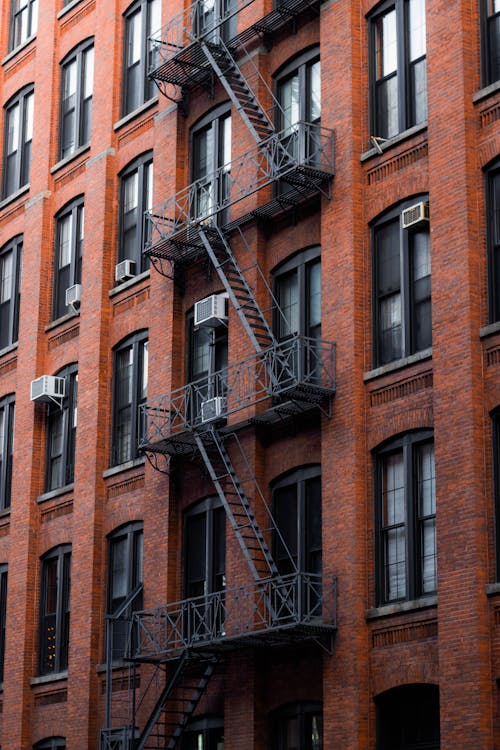 Immagine gratuita di città, edificio, mattone rosso