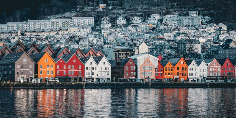 Las casas de colores del muelle de Bryggen, en Bergen