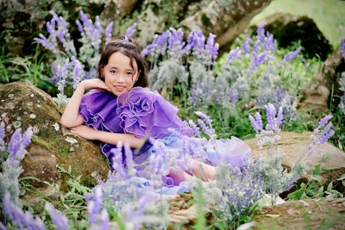 Безкоштовне стокове фото на тему «purplea, азіатська дівчина, Вибірковий фокус»